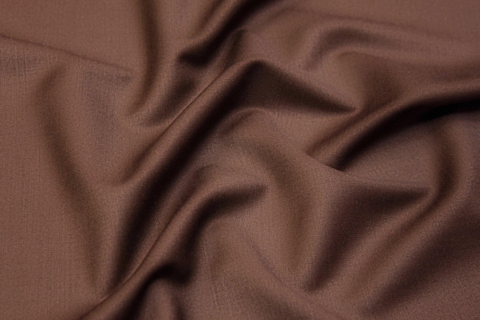 Perbedaan Polyester dan Poly Rayon : Mana yang Lebih Baik untuk Pakaian Anda?